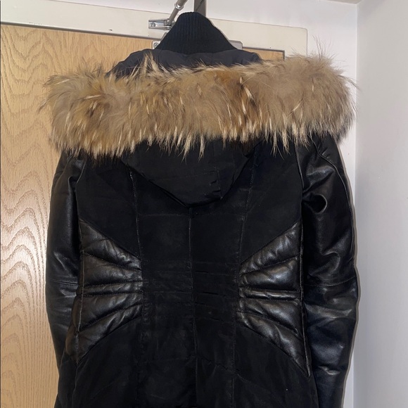Danier Black Leather Jacket with REAL Fur Trim - Picture 5 of 13